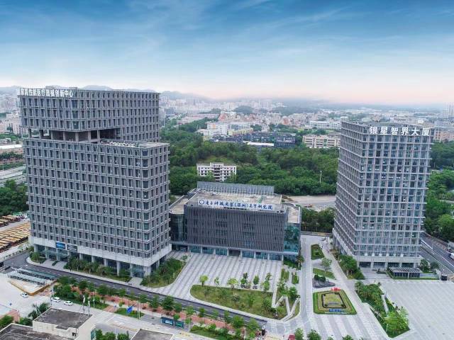 2016年起,銀星科技園發(fā)力打造以生命健康為主導(dǎo)產(chǎn)業(yè)的生命健康專業(yè)化園區(qū),建筑面積約30萬(wàn)平方米。 南方+ 魯力 拍攝